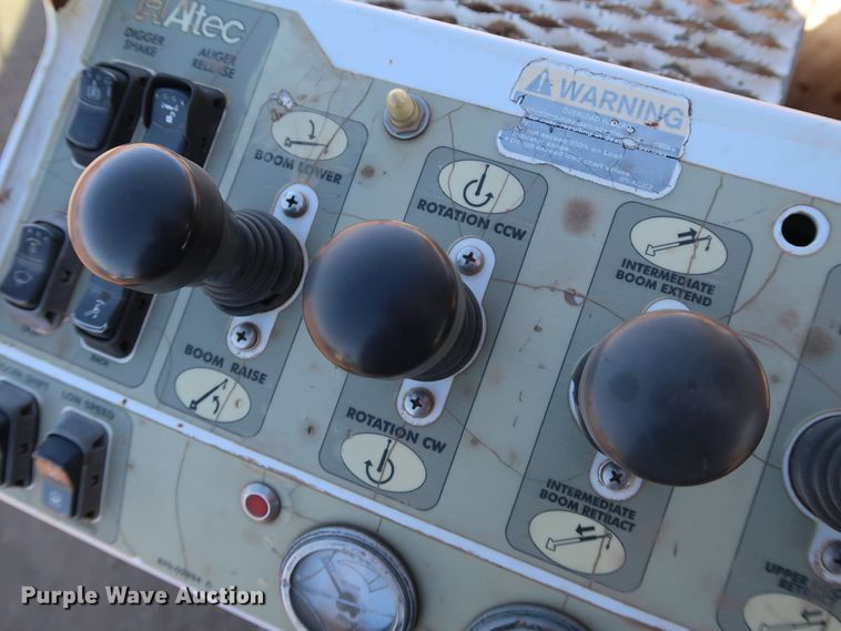 image for item DK3564 2006 Freightliner M2 106  digger derrick truck