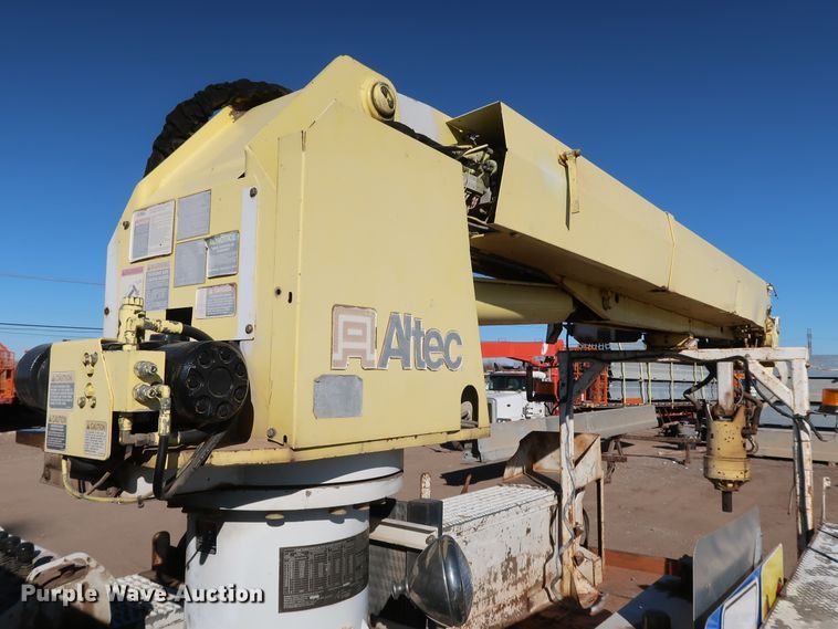 image for item DK3564 2006 Freightliner M2 106  digger derrick truck