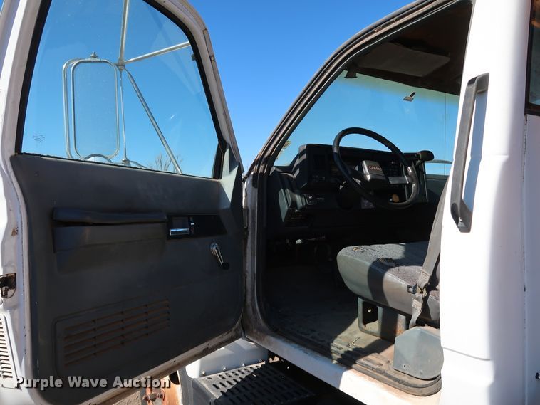 image for item DK3566 1992 GMC C5500  pressure digger truck