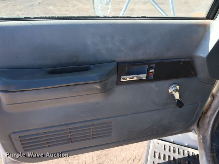 image for item DK3566 1992 GMC C5500  pressure digger truck