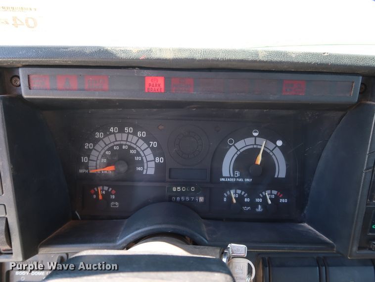 image for item DK3566 1992 GMC C5500  pressure digger truck