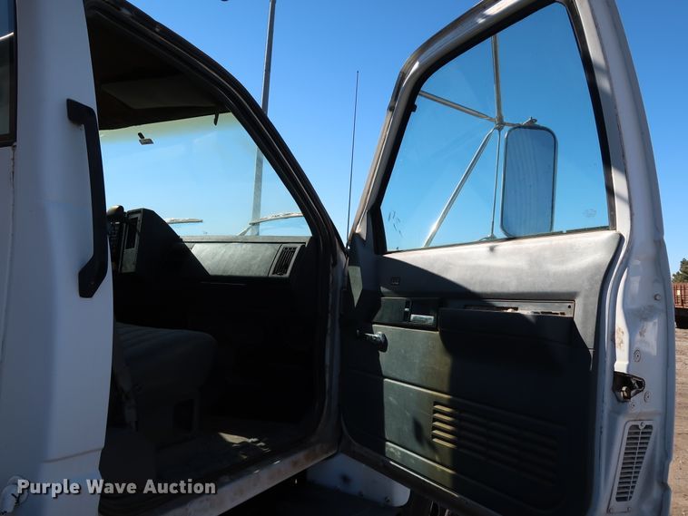 image for item DK3566 1992 GMC C5500  pressure digger truck