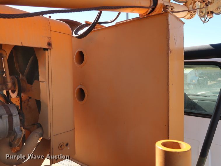 image for item DK3566 1992 GMC C5500  pressure digger truck