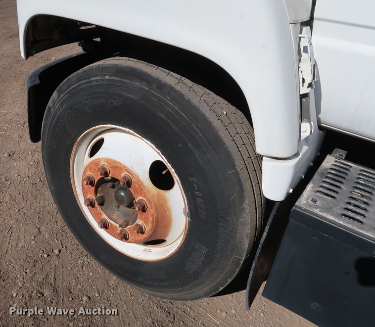 image for item DK3566 1992 GMC C5500  pressure digger truck