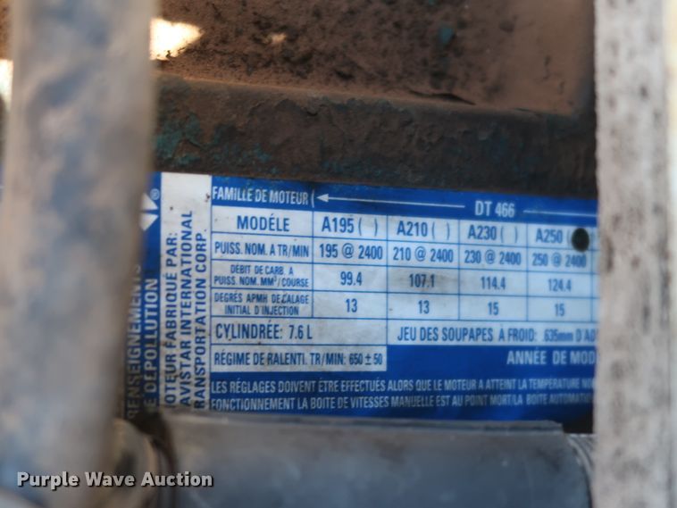 image for item DK3567 1994 International 4900  semi truck