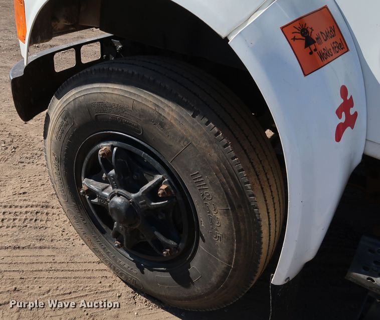 image for item DK3567 1994 International 4900  semi truck