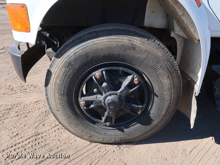 image for item DK3567 1994 International 4900  semi truck