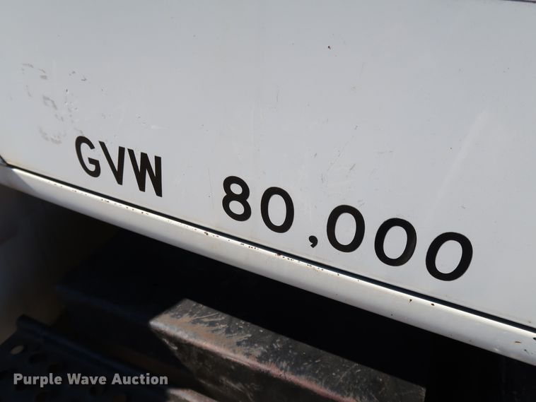 image for item DK3567 1994 International 4900  semi truck