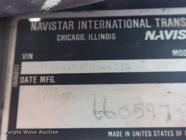 image for item DK3567 1994 International 4900  semi truck