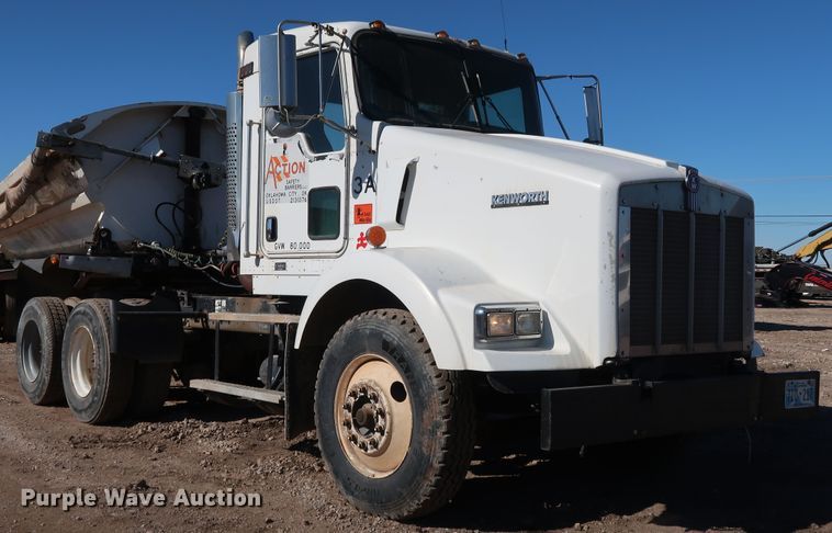 image for item DK3569 2003 Kenworth T800  semi truck