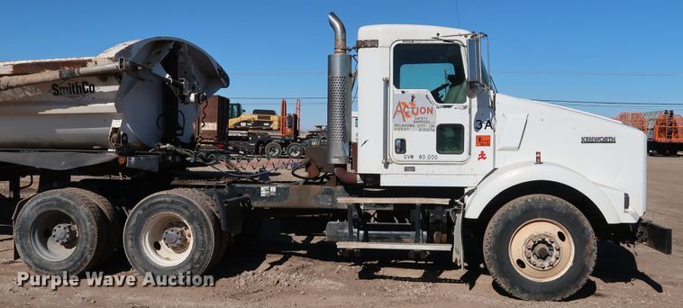 image for item DK3569 2003 Kenworth T800  semi truck