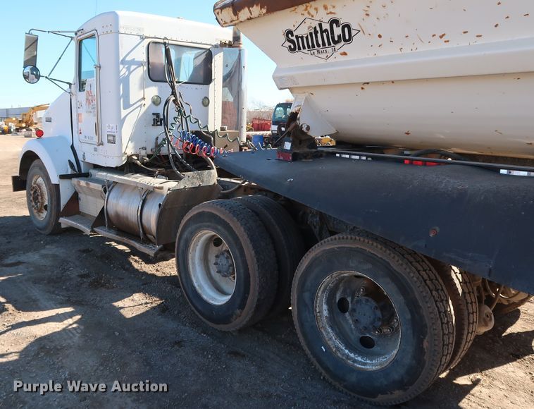 image for item DK3569 2003 Kenworth T800  semi truck