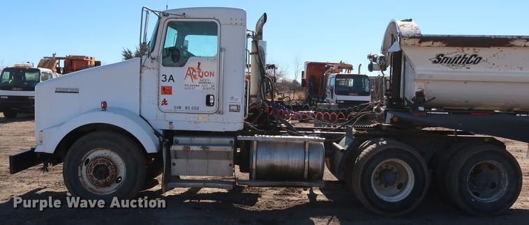 image for item DK3569 2003 Kenworth T800  semi truck