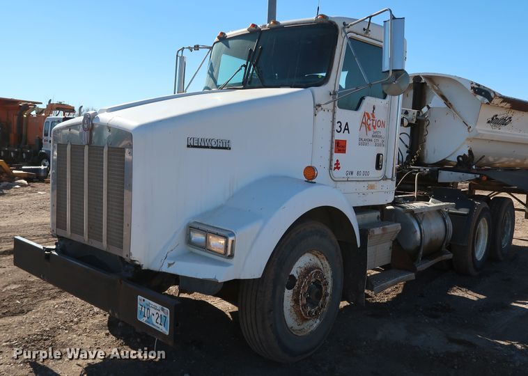 image for item DK3569 2003 Kenworth T800  semi truck