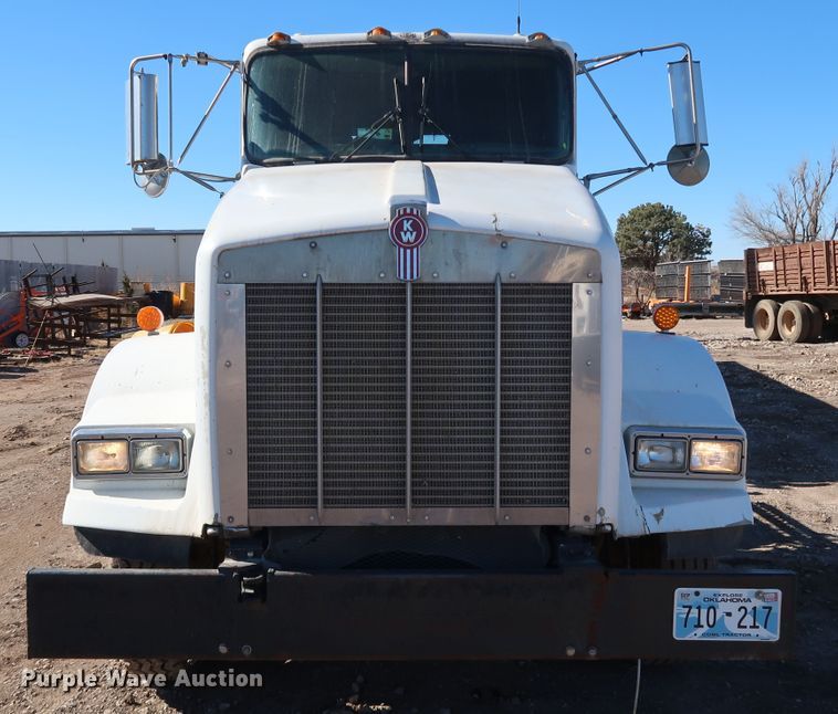 image for item DK3569 2003 Kenworth T800  semi truck