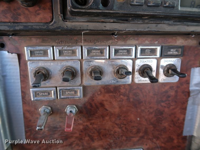 image for item DK3569 2003 Kenworth T800  semi truck