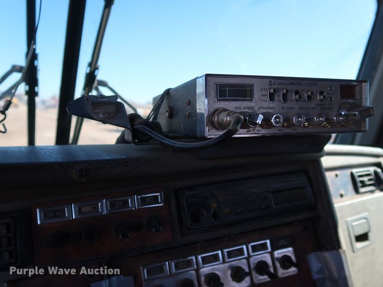 image for item DK3569 2003 Kenworth T800  semi truck