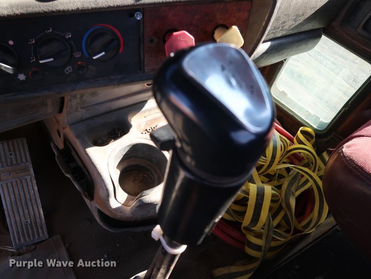 image for item DK3569 2003 Kenworth T800  semi truck