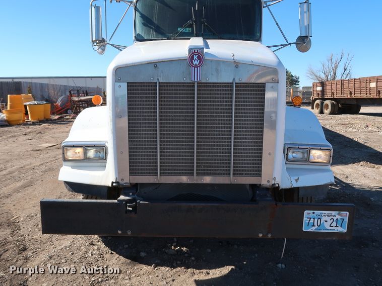 image for item DK3569 2003 Kenworth T800  semi truck
