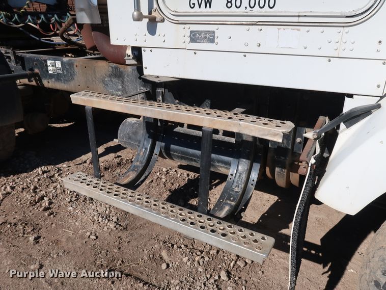 image for item DK3569 2003 Kenworth T800  semi truck