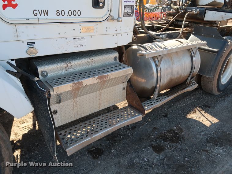 image for item DK3569 2003 Kenworth T800  semi truck