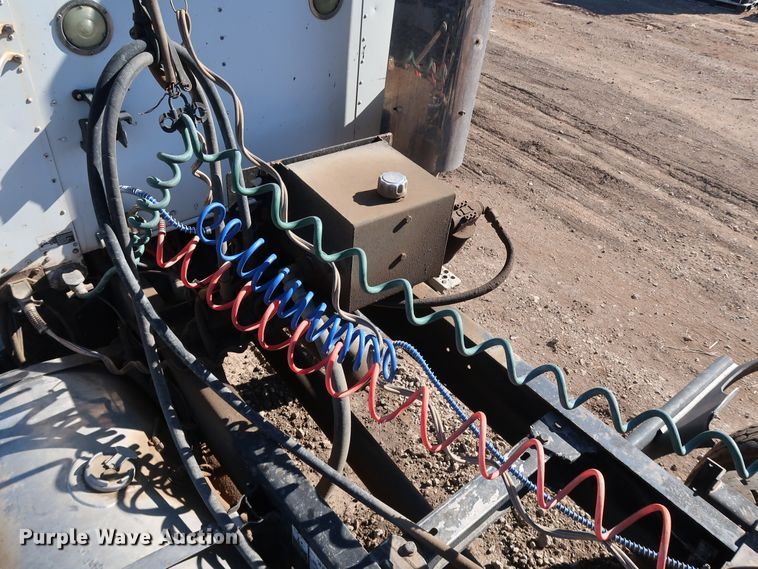 image for item DK3569 2003 Kenworth T800  semi truck