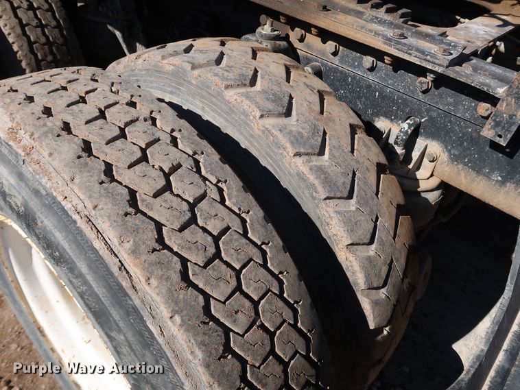 image for item DK3569 2003 Kenworth T800  semi truck