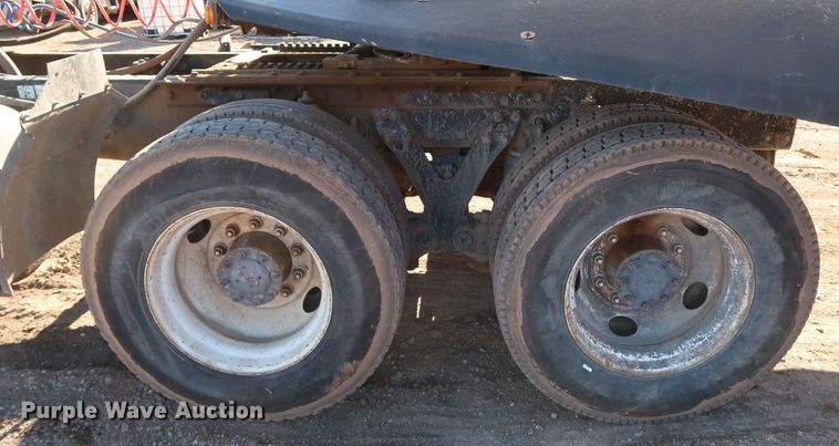 image for item DK3569 2003 Kenworth T800  semi truck