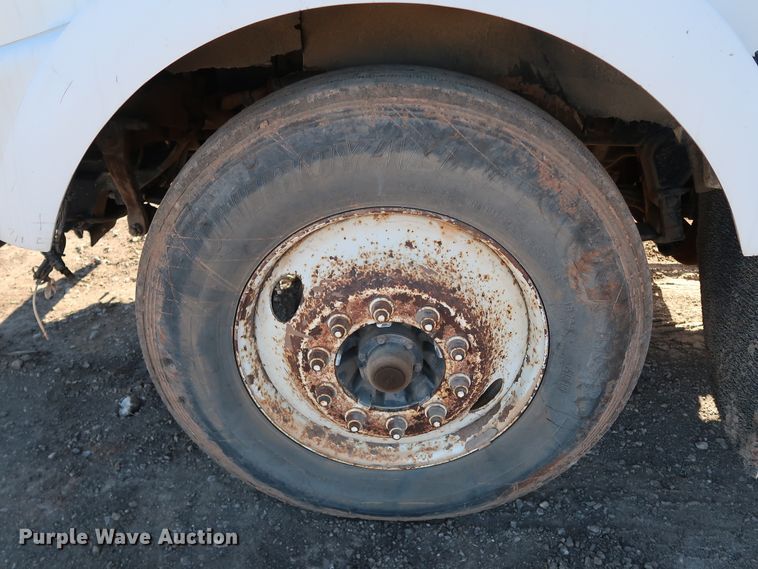 image for item DK3569 2003 Kenworth T800  semi truck