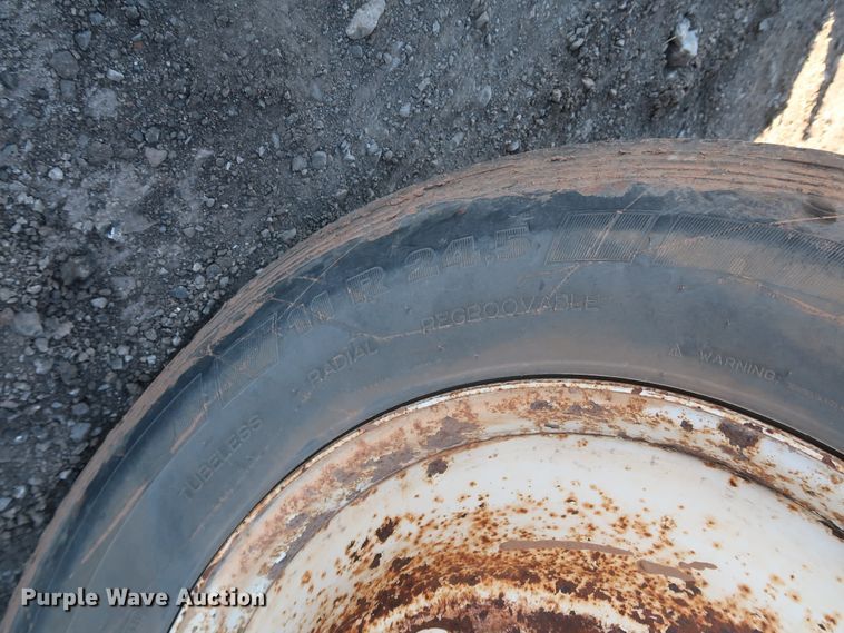 image for item DK3569 2003 Kenworth T800  semi truck