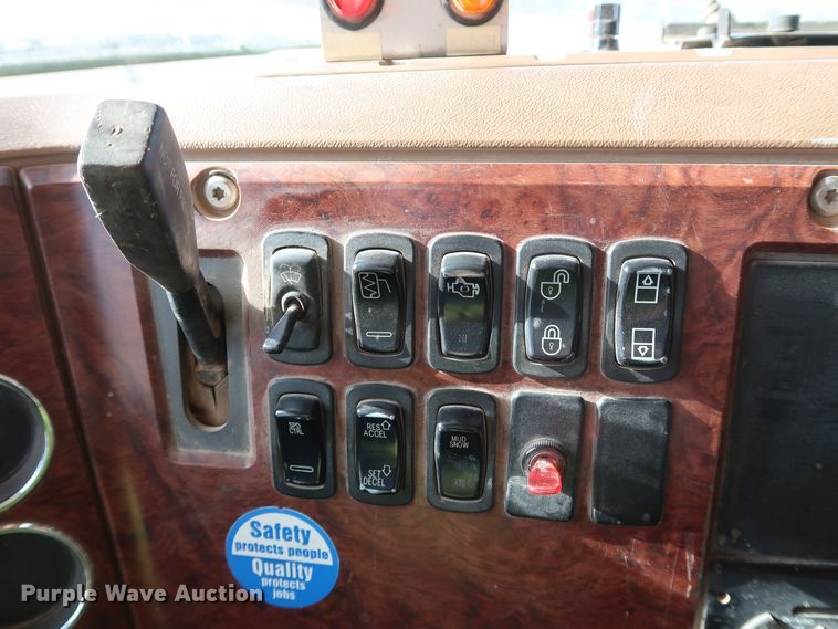 image for item DK3573 2008 Mack GU713  dump truck