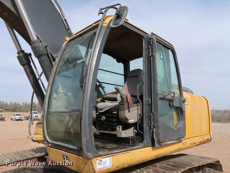 image for item DK3582 2008 John Deere 200D LC  excavator