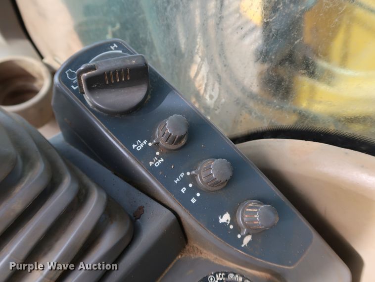 image for item DK3582 2008 John Deere 200D LC  excavator