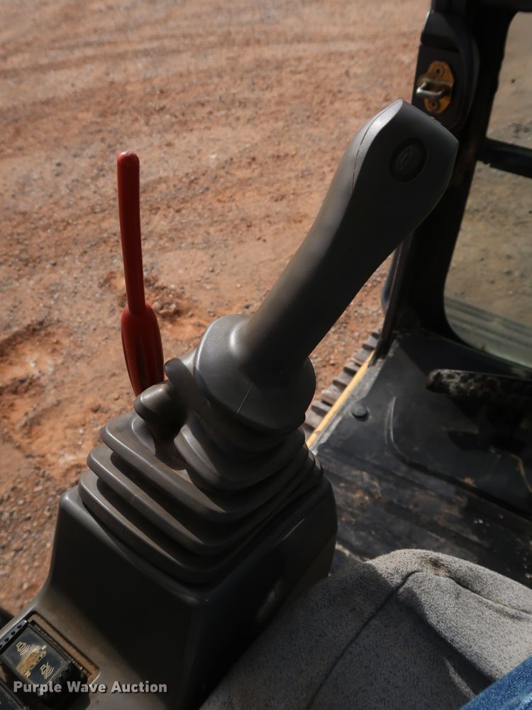 image for item DK3582 2008 John Deere 200D LC  excavator