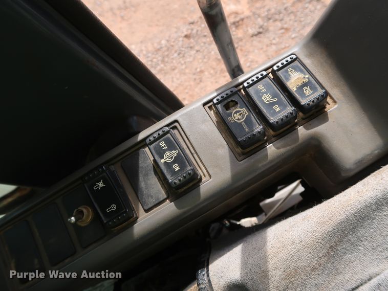 image for item DK3582 2008 John Deere 200D LC  excavator