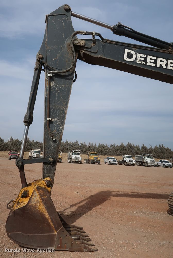 image for item DK3582 2008 John Deere 200D LC  excavator