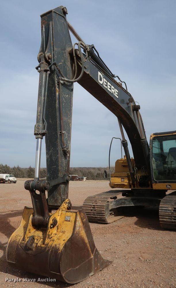 image for item DK3582 2008 John Deere 200D LC  excavator