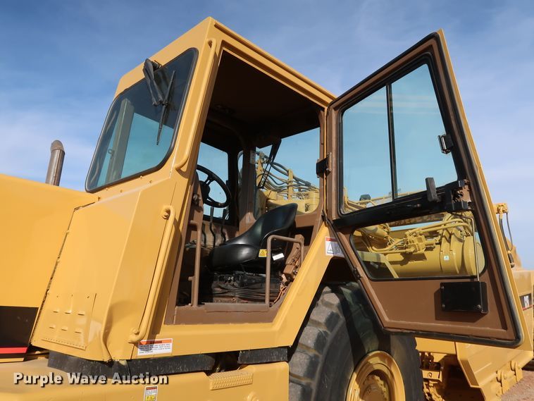 image for item DK3584 2004 Caterpillar 615C Series II  elevating scraper