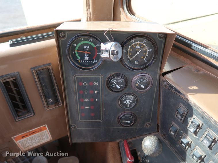 image for item DK3584 2004 Caterpillar 615C Series II  elevating scraper