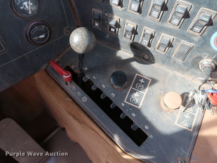 image for item DK3584 2004 Caterpillar 615C Series II  elevating scraper