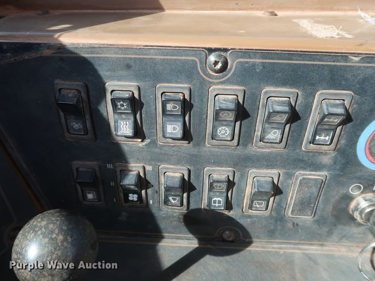 image for item DK3584 2004 Caterpillar 615C Series II  elevating scraper