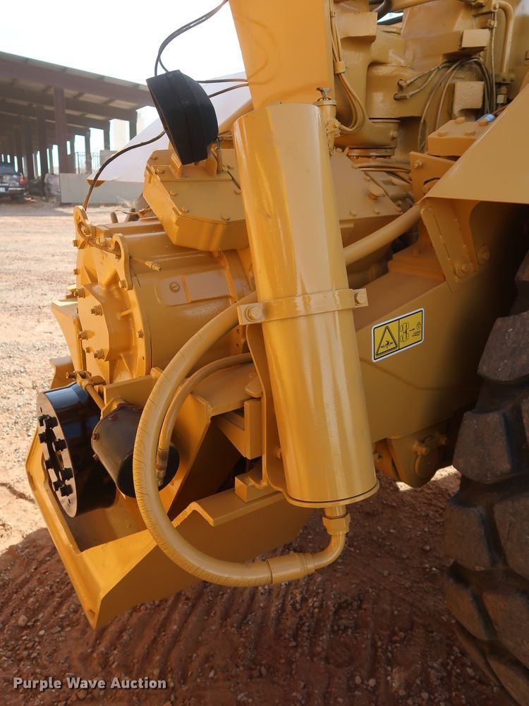 image for item DK3584 2004 Caterpillar 615C Series II  elevating scraper