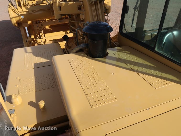 image for item DK3584 2004 Caterpillar 615C Series II  elevating scraper