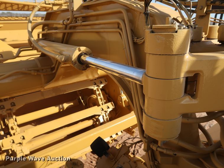 image for item DK3584 2004 Caterpillar 615C Series II  elevating scraper