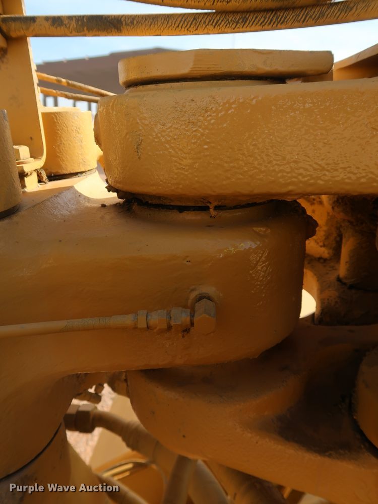 image for item DK3584 2004 Caterpillar 615C Series II  elevating scraper