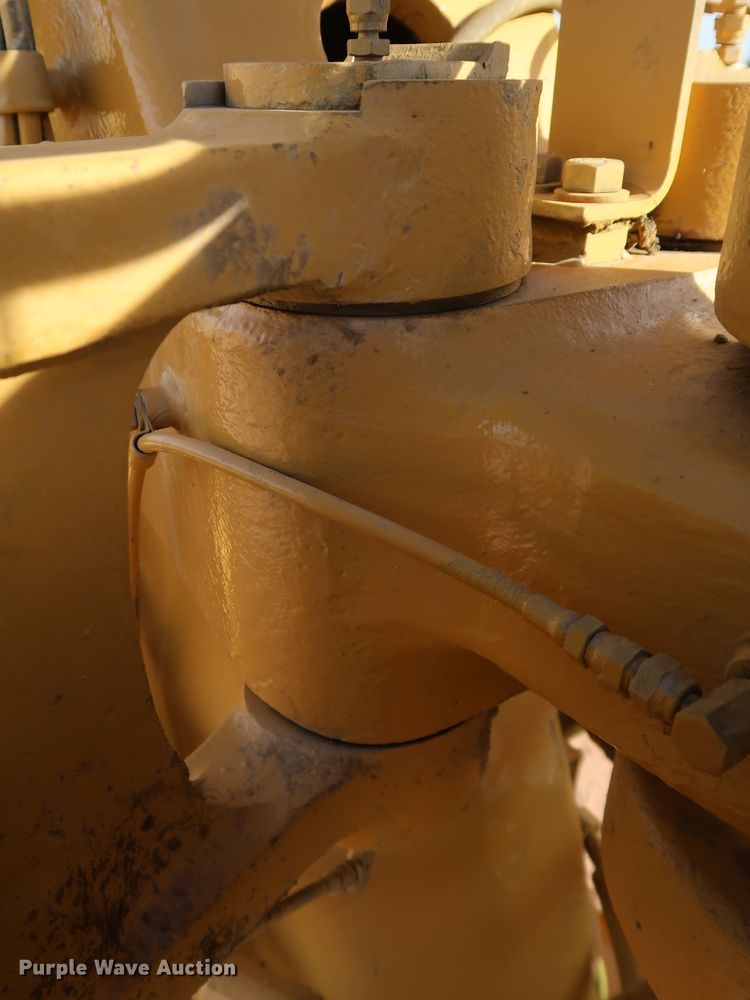 image for item DK3584 2004 Caterpillar 615C Series II  elevating scraper