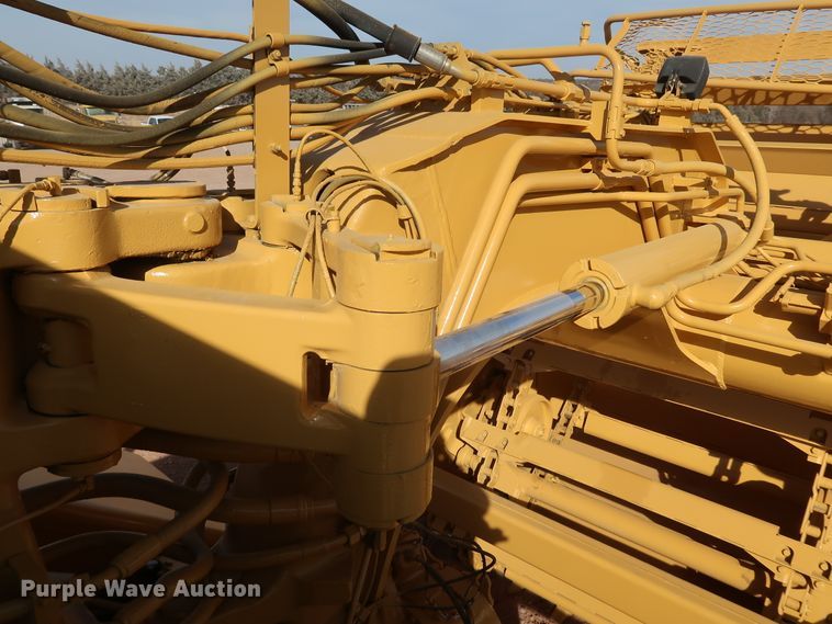 image for item DK3584 2004 Caterpillar 615C Series II  elevating scraper