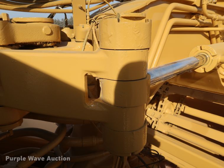 image for item DK3584 2004 Caterpillar 615C Series II  elevating scraper