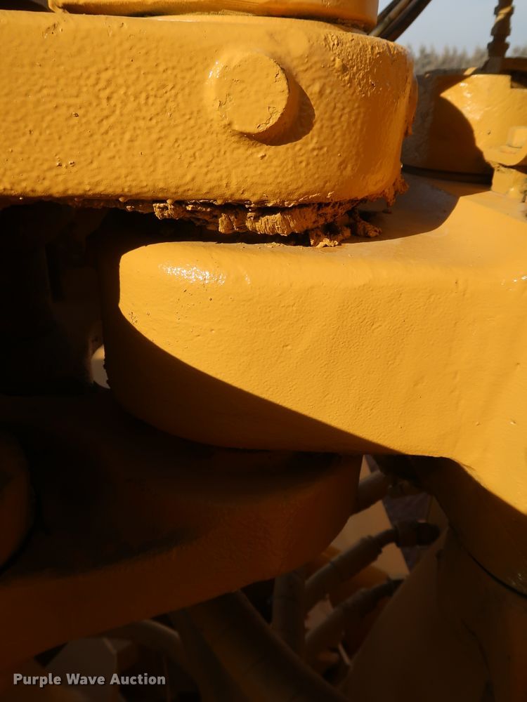 image for item DK3584 2004 Caterpillar 615C Series II  elevating scraper