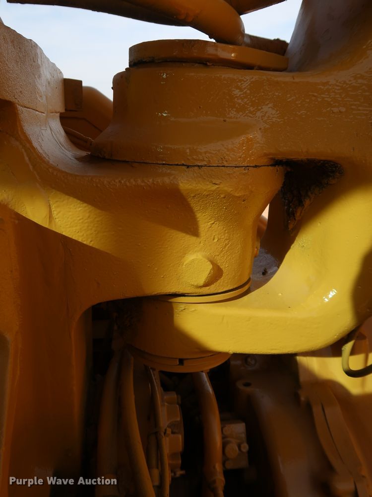 image for item DK3584 2004 Caterpillar 615C Series II  elevating scraper